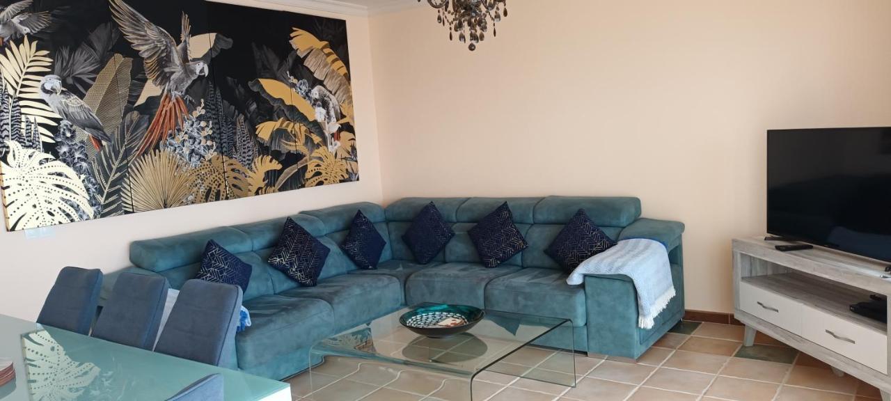 Beautiful, Spacious Villa, Heated Pool, Sleeps Eight, With Quality Furnishings 칼레타데푸스테 외부 사진