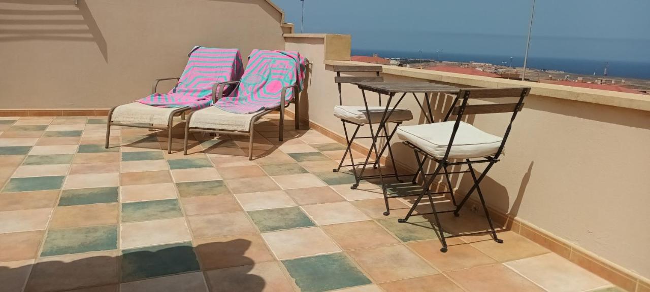 Beautiful, Spacious Villa, Heated Pool, Sleeps Eight, With Quality Furnishings 칼레타데푸스테 외부 사진